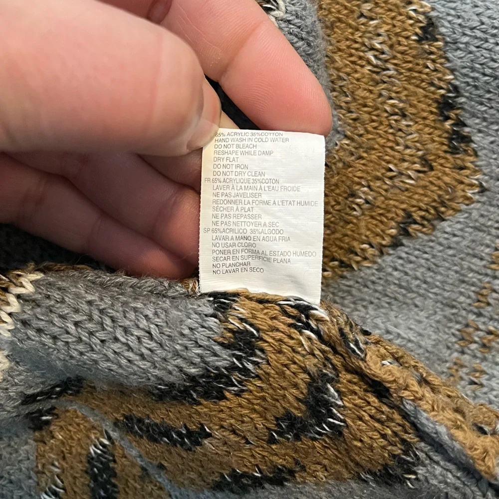 Patterned Cardigan Size Large - Picture 3 of 7